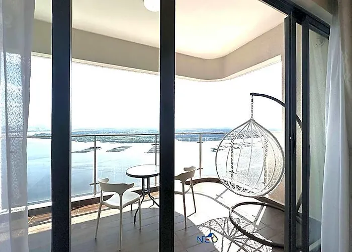 Sea View Country Garden Danga Bay By Neo Suites